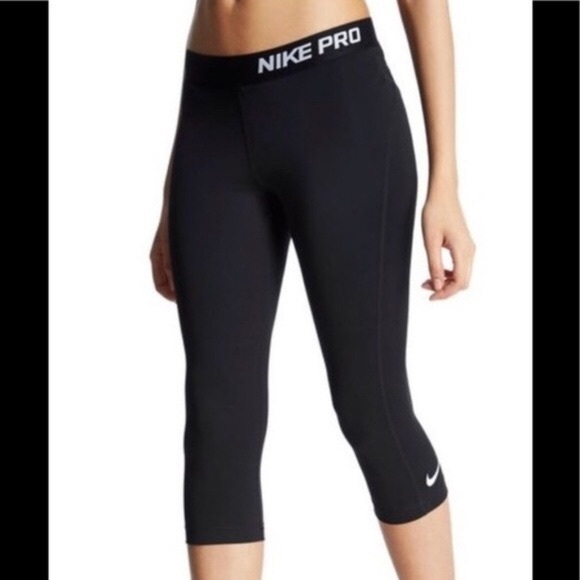nike short leggings